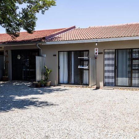 Mykhaya-Your Home Away From Home Kempton Park Exteriér fotografie
